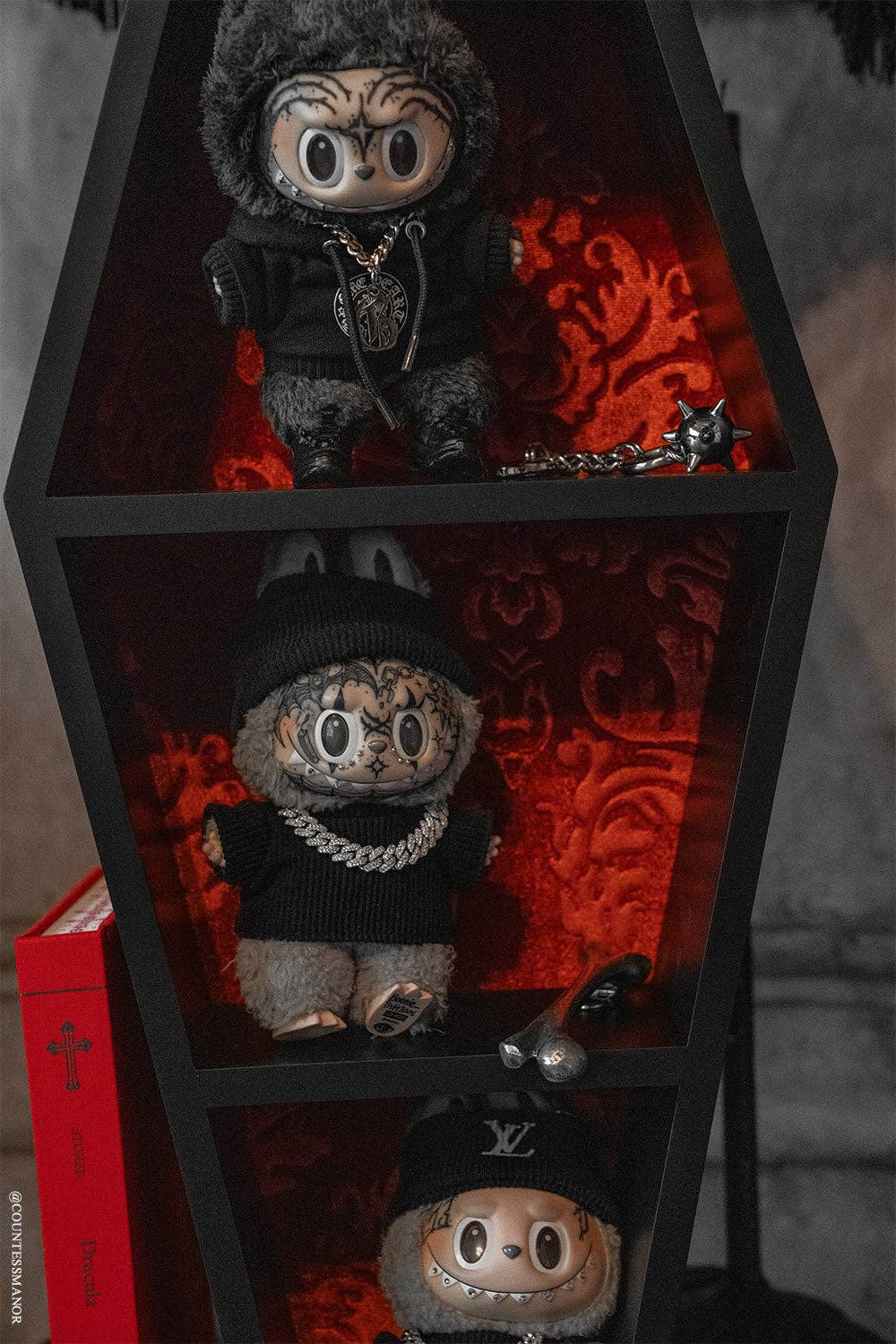 Haunted Mansion 20" Coffin/Velvet Shelf