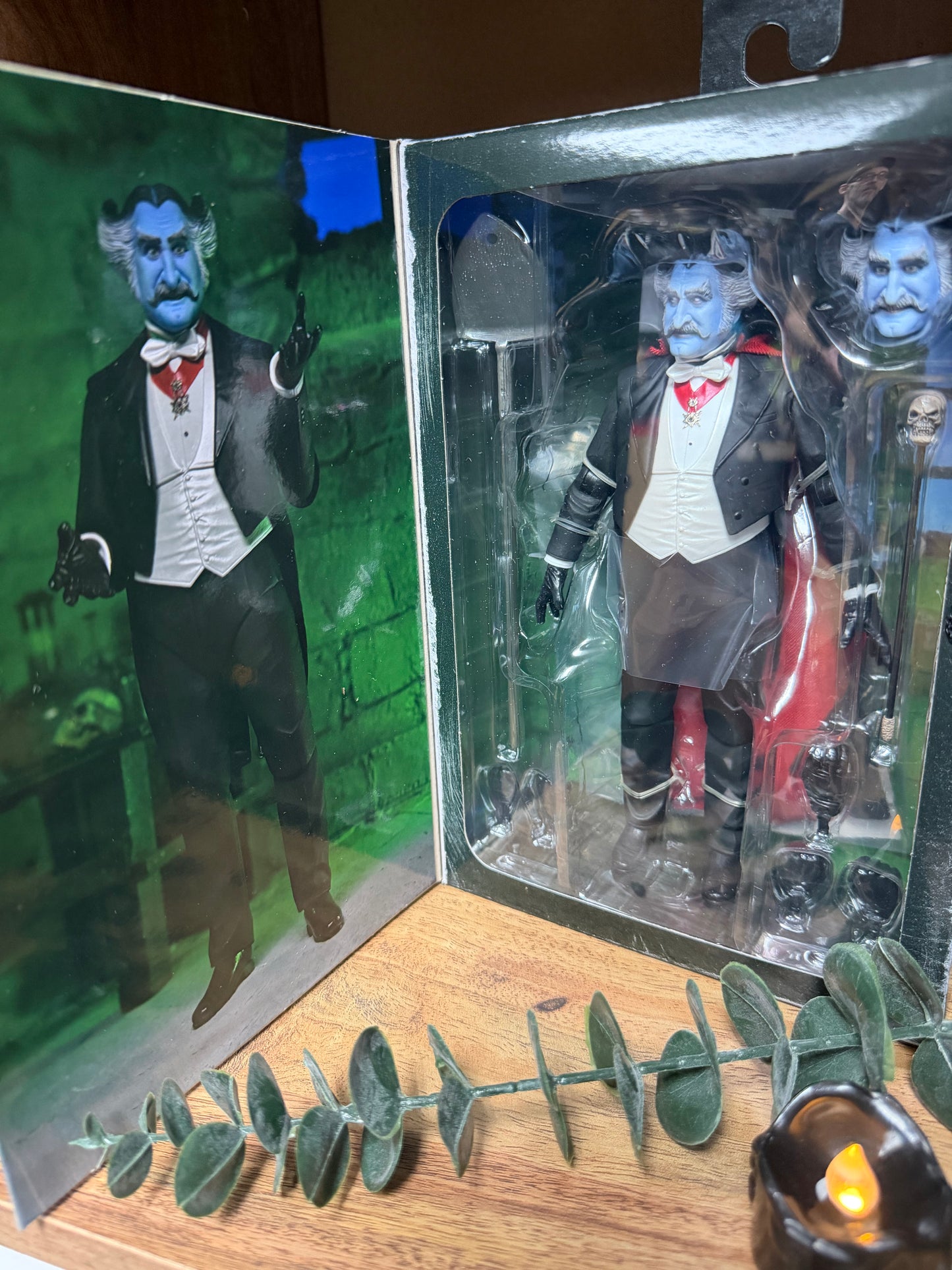 NECA-The Munsters – Ultimate The Count Deluxe Action Figure