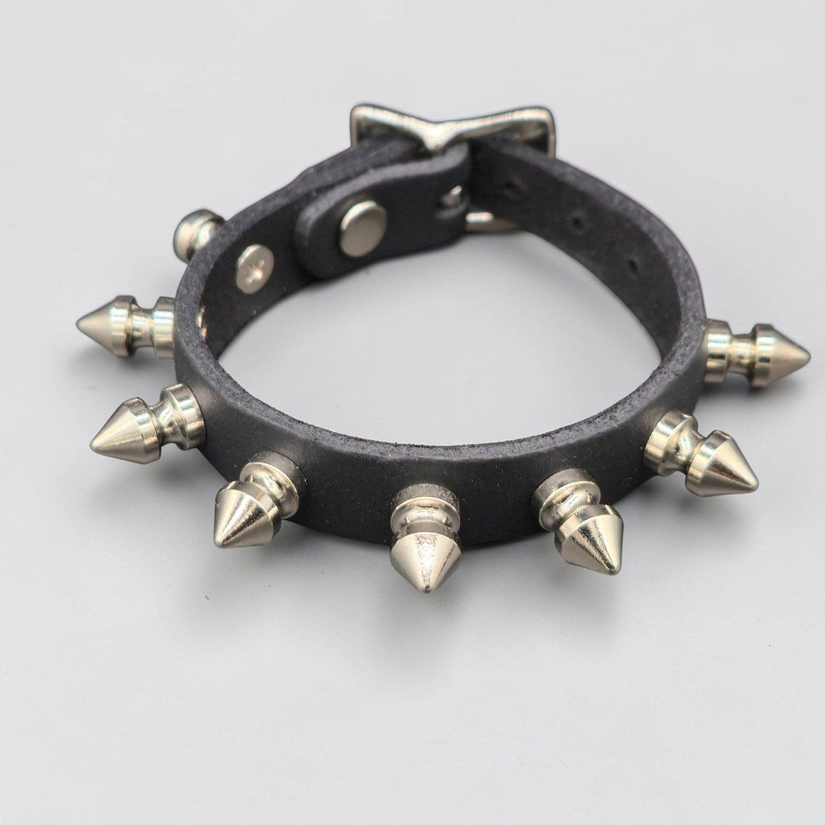 BC180 SKINNY SPIKE BUCKLE BRACELET