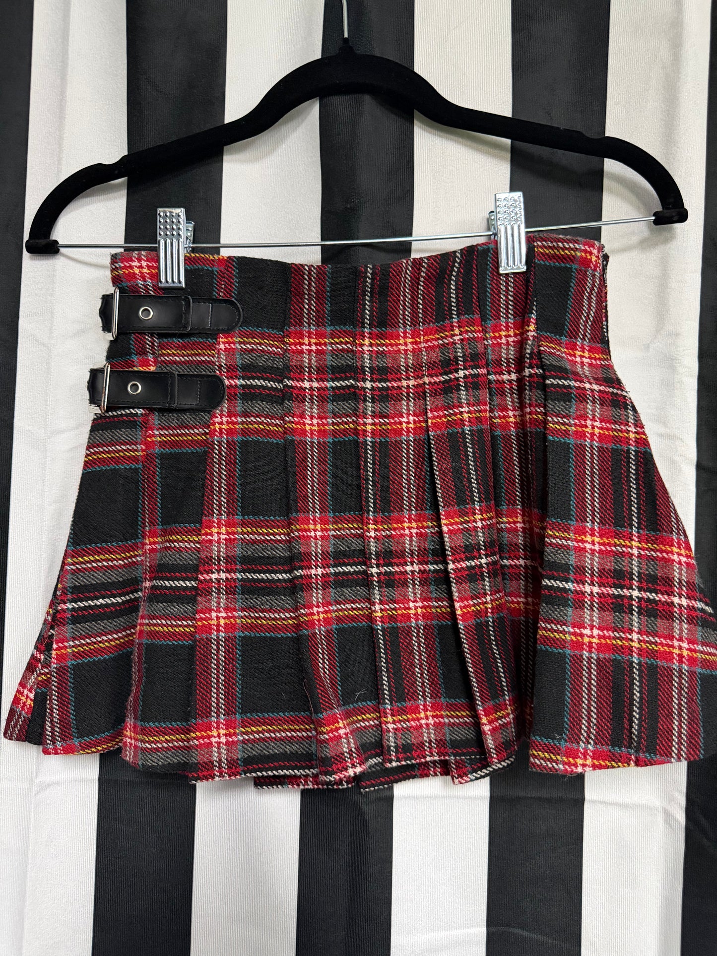 Forever 21 Girls Plaid & Buckle Skirt- Size Small