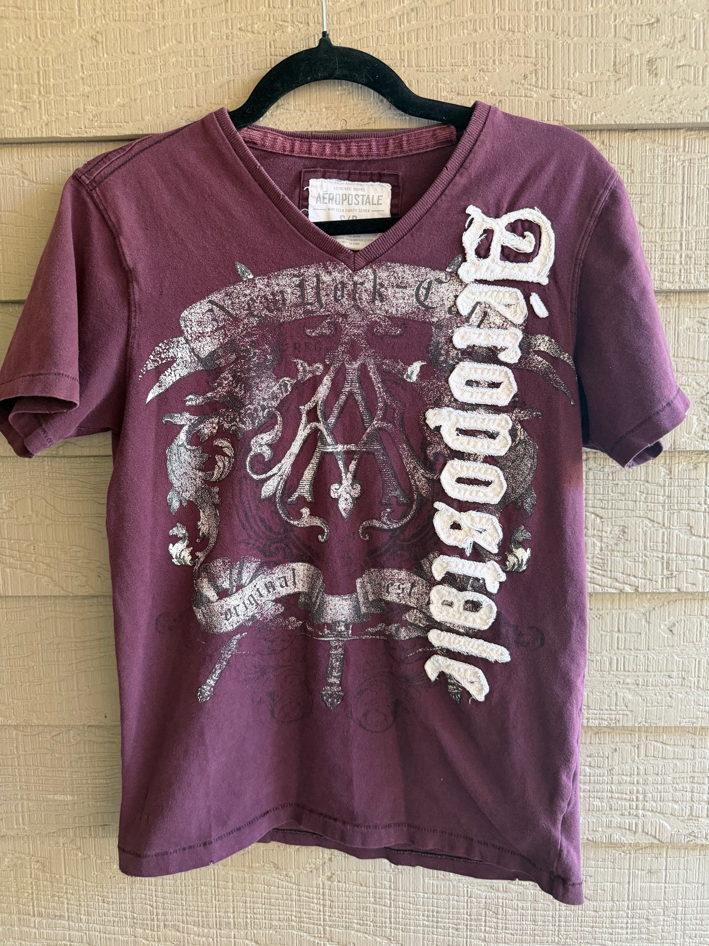 Y2K 2010 Aeropostale Shirt- Size Small