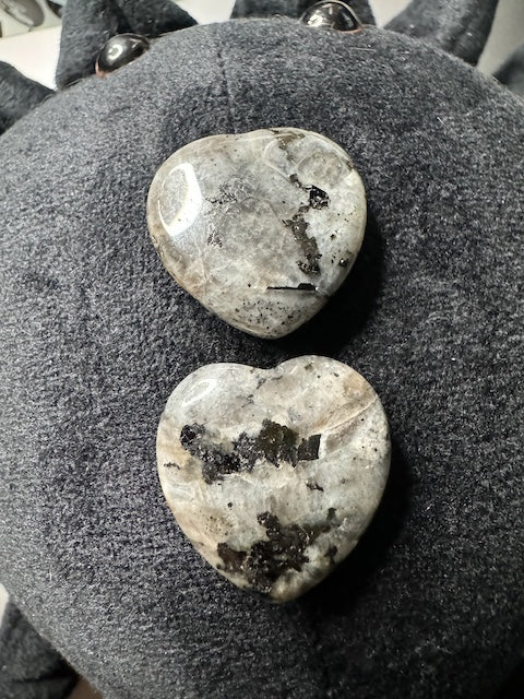 Natural Stone — Mini Hearts, 1"