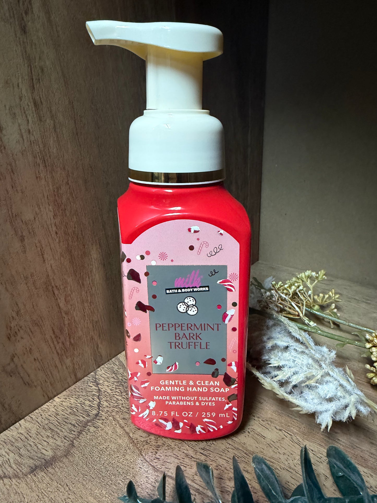 Peppermint Bark Truffle Bath & Body Works- Foaming Hand Soap