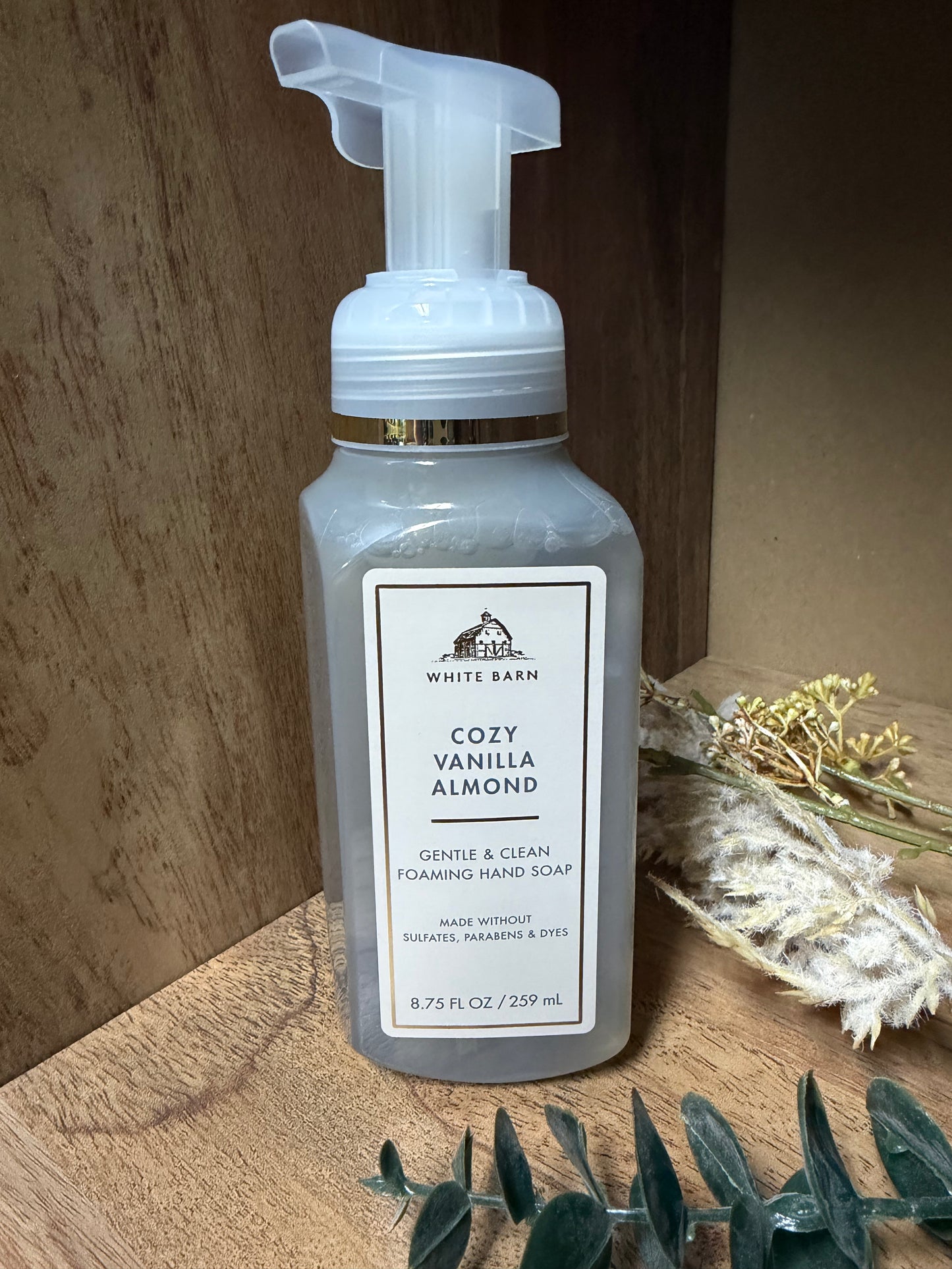 Cozy Vanilla Almond- Bath & Body Works- Foaming Hand Soap