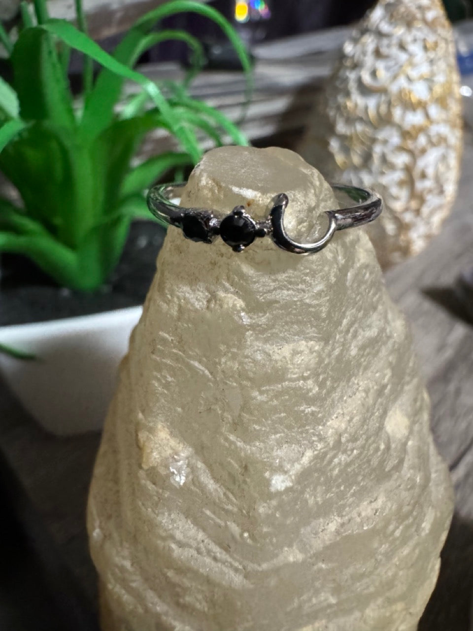 Thin Silver Moon Cubic Zirconia Stone Inlaid Ring