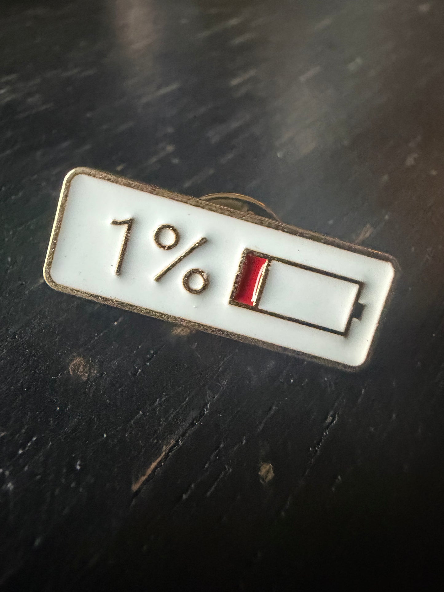 đ 1% Battery Enamel Pin