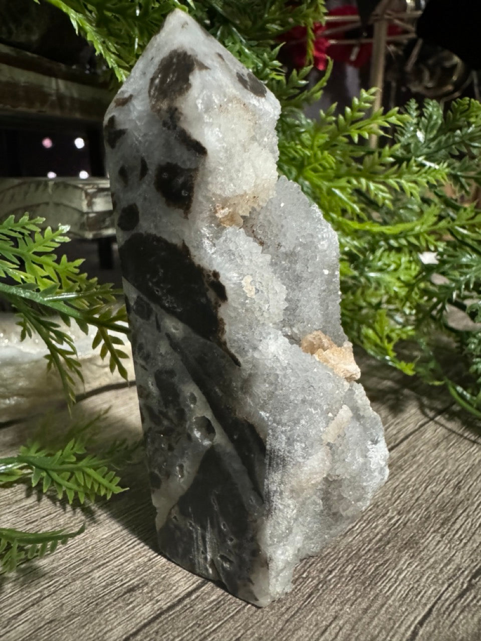 Druzy Agate Natural Stone Towers — 3.5"