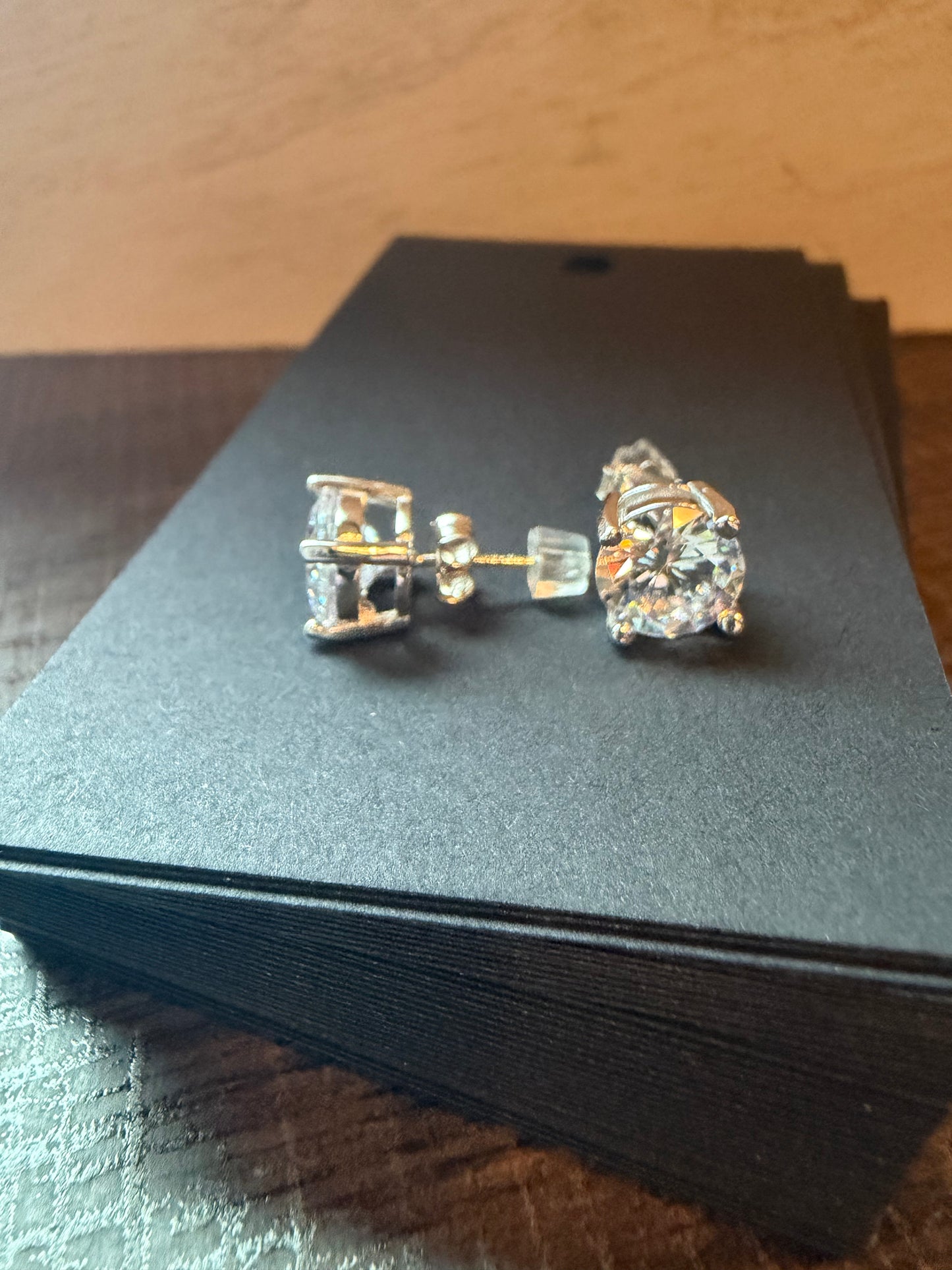 .925 Sterling Silver Classic Round 8 mm Solitaire CZ Stud Earrings