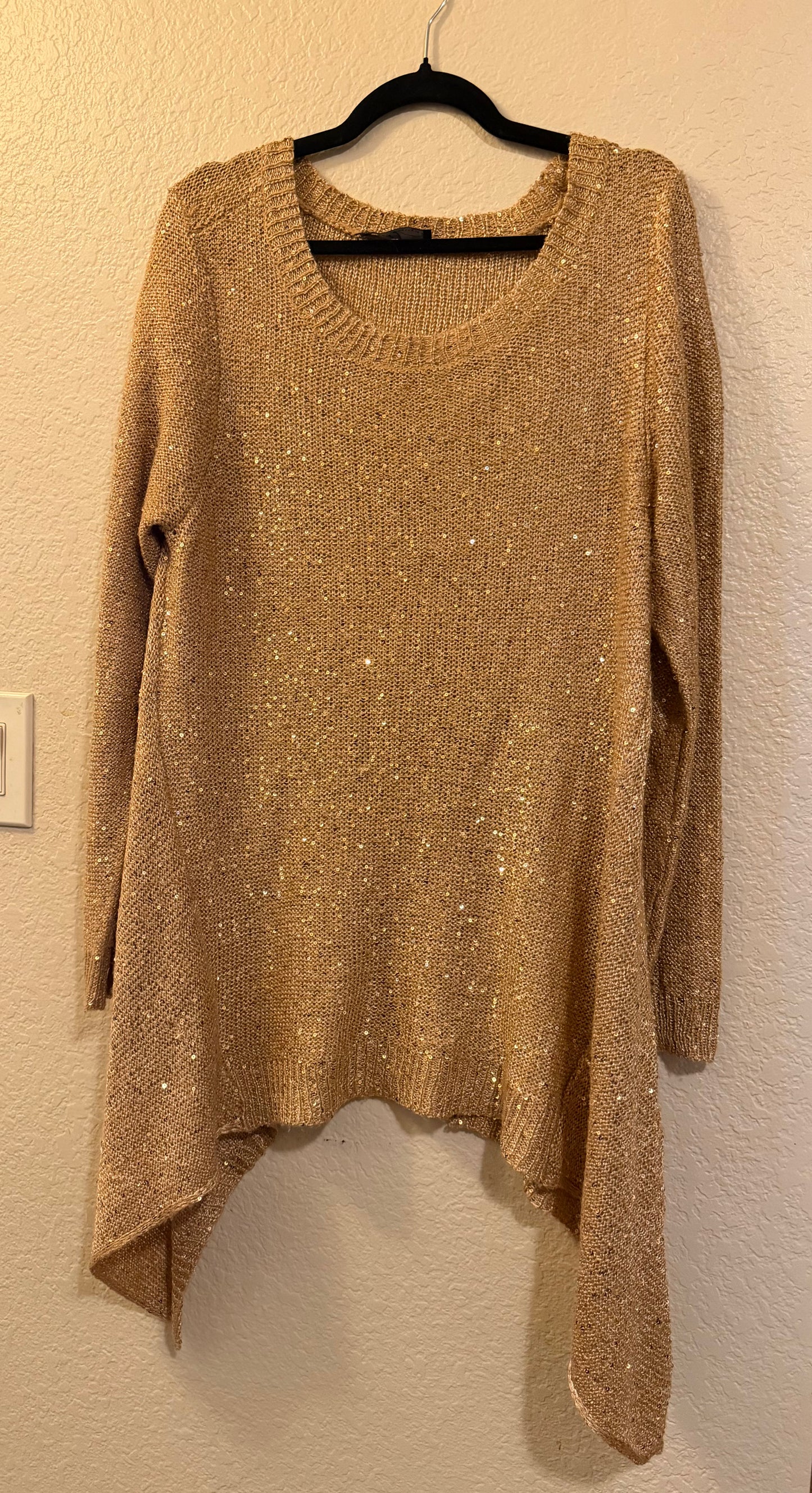 Midnight Velvet- Gold Shark Bite Top- 1x?