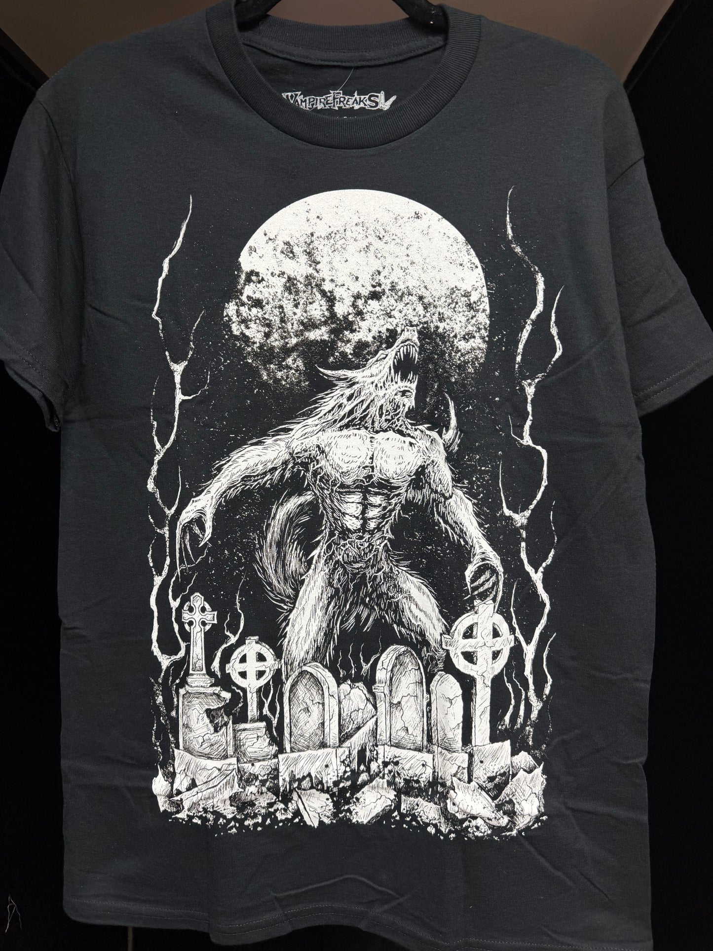 Vampire Freaks- Howling Werewolf Shirt