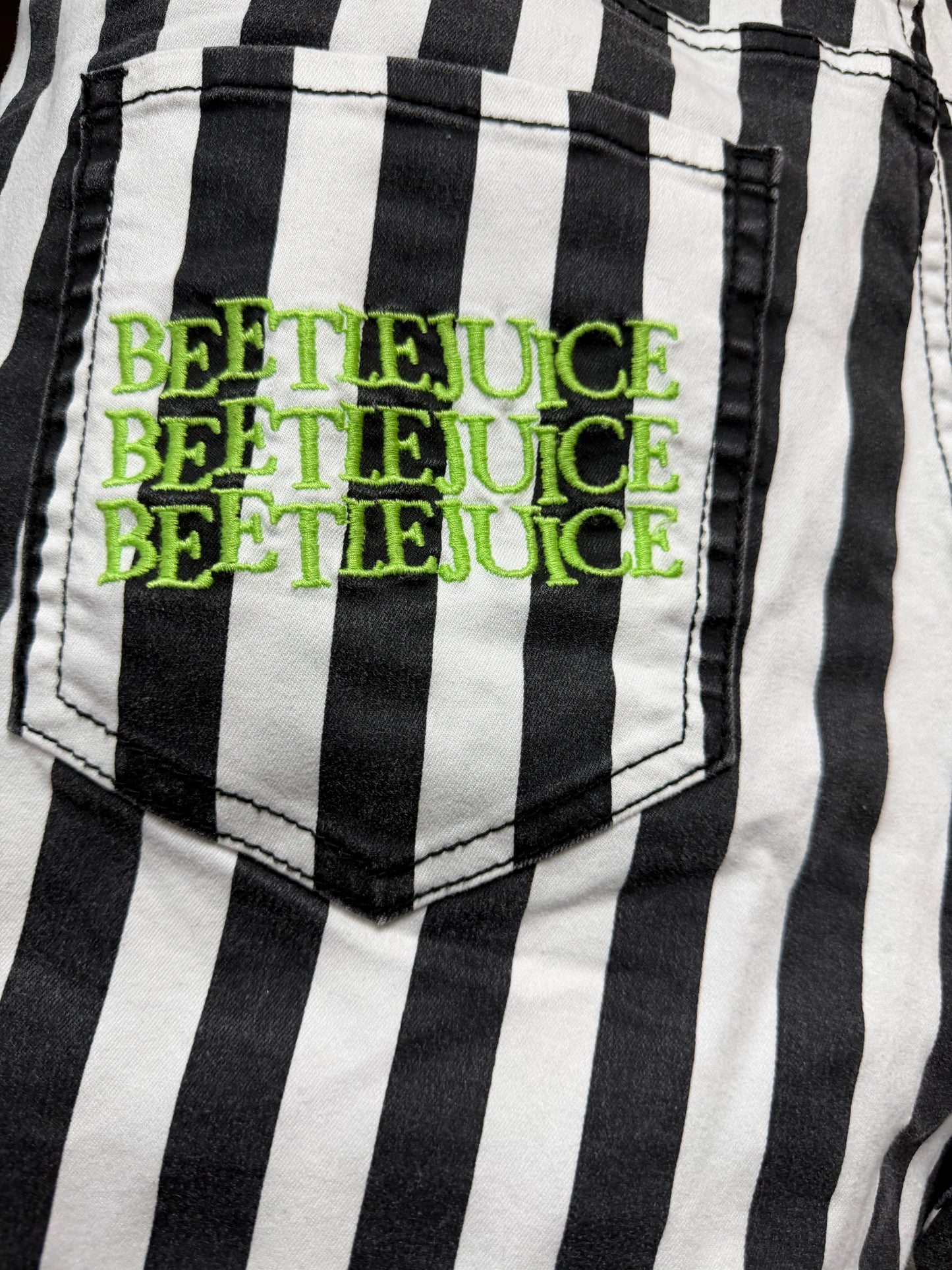 Beetlejuice striped statement shorts 🖤💚Size 15