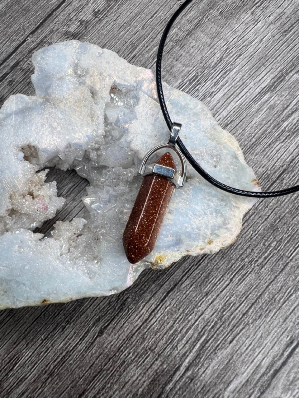 Natural Red Sandstone Stone Energy Round Collar Necklace