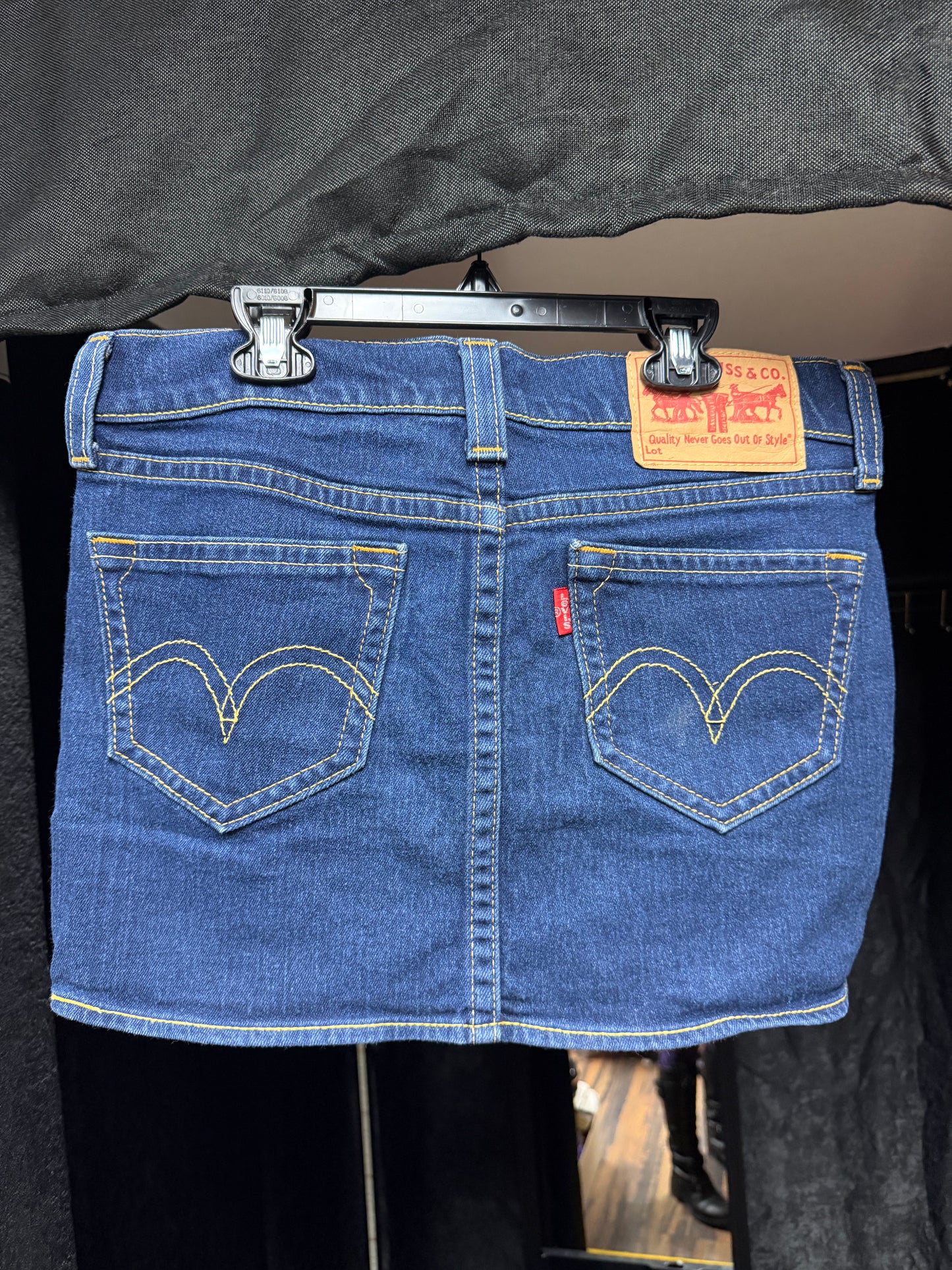 Levi's Mini Skirt- Size Medium