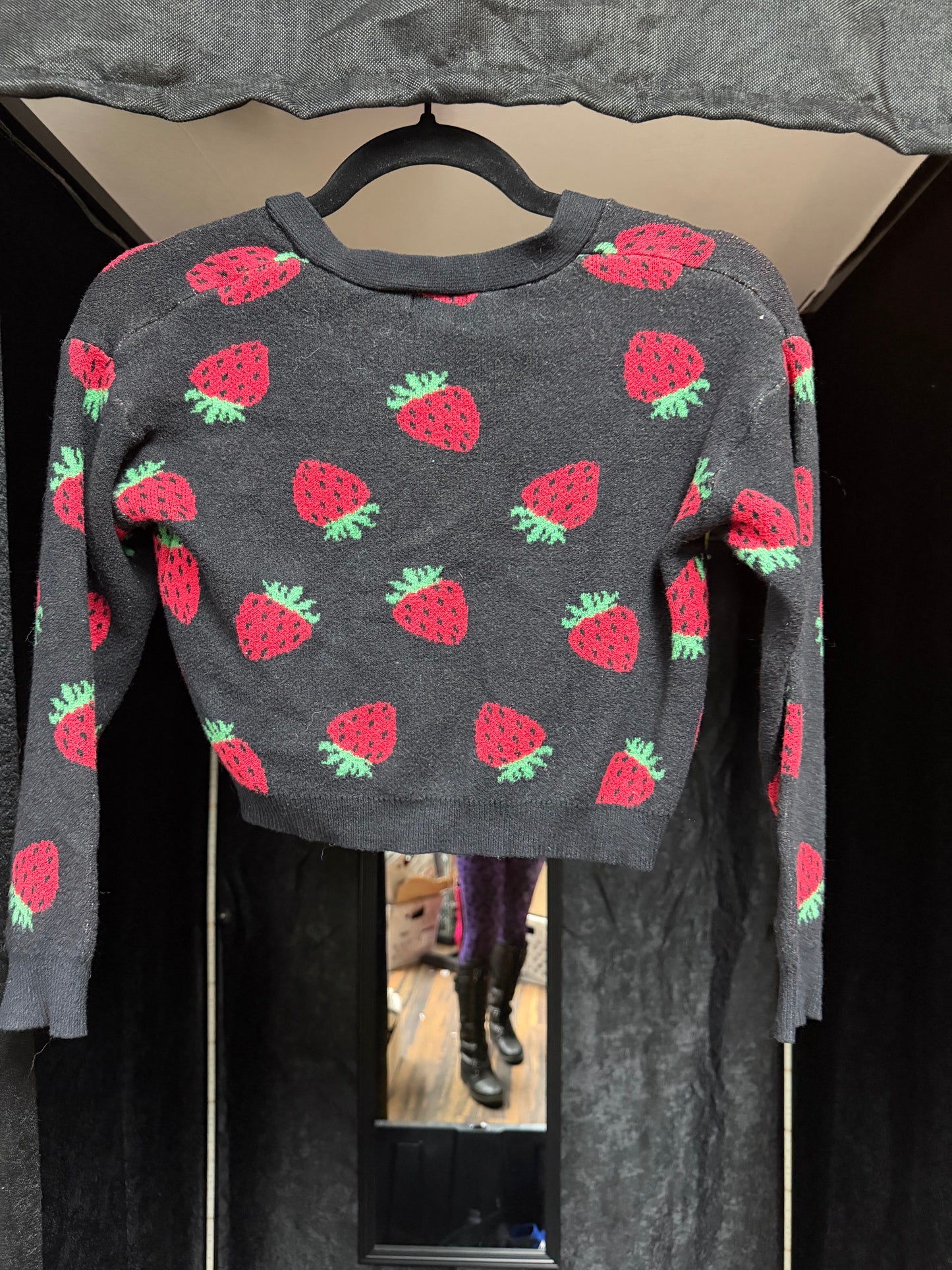 Strawberry Crop Sweater- Art Class- Kids Large (10/12)