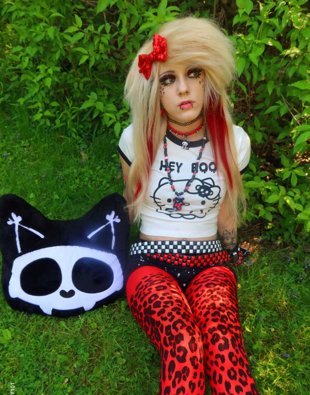 Skelekitty Throw Pillow