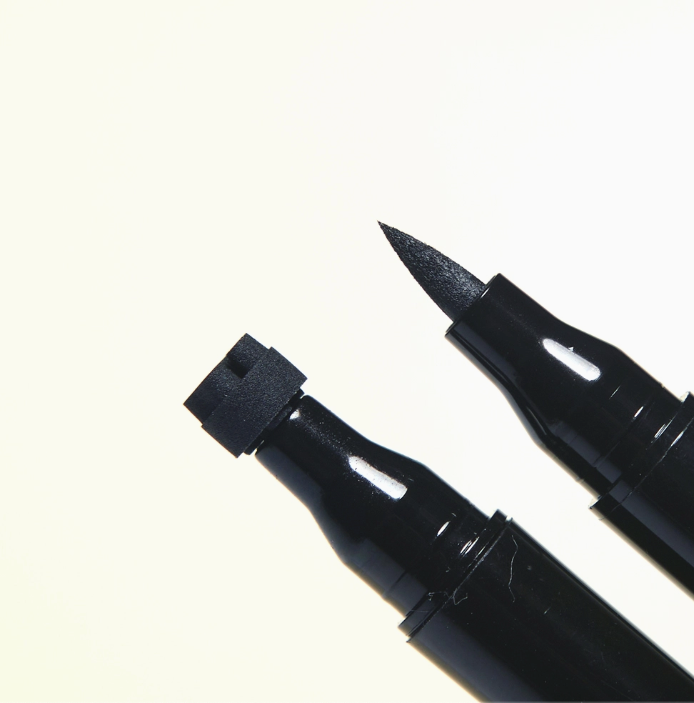 Makeup Arachnophobia Stamp & Eyeliner