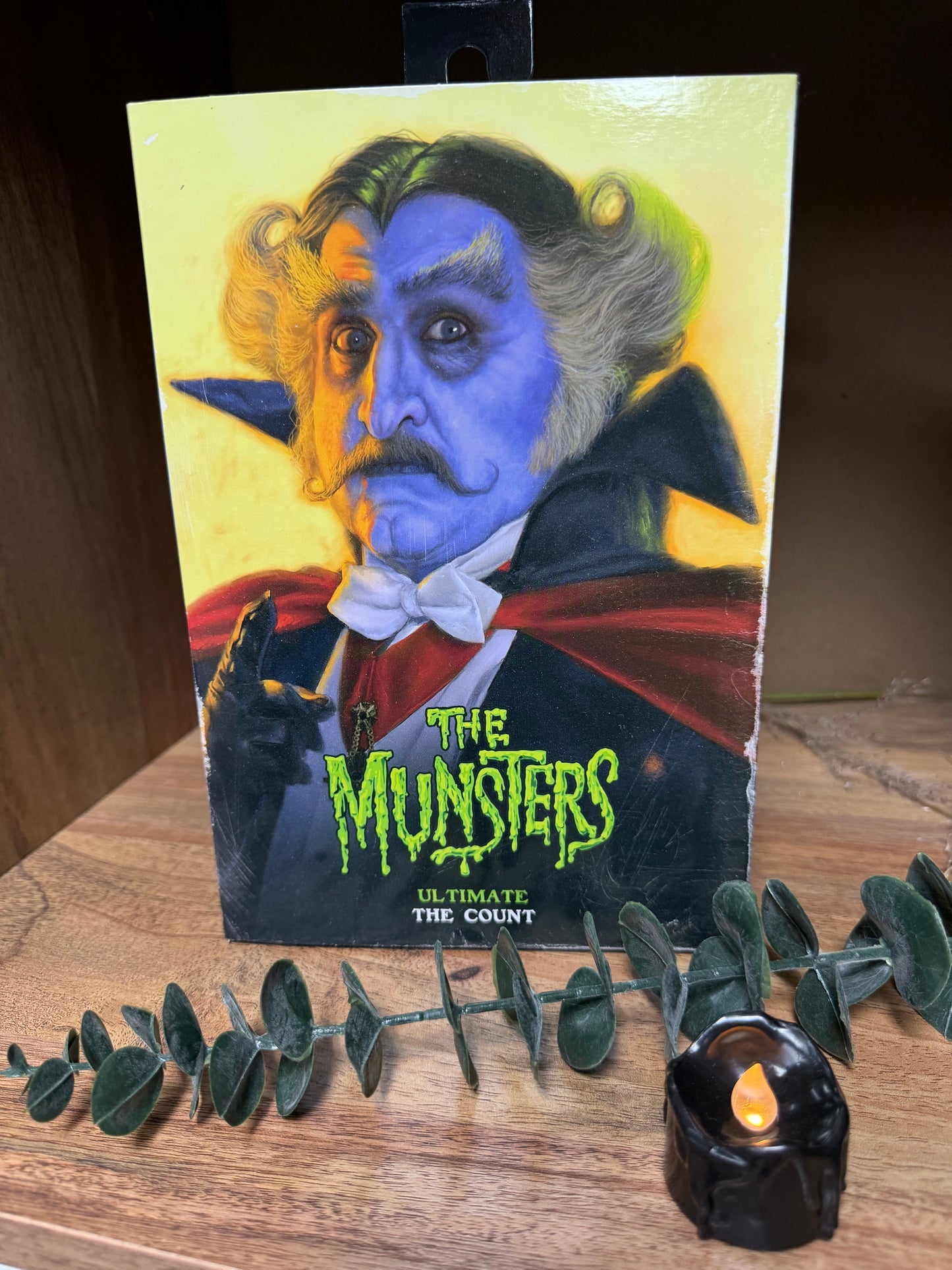 NECA-The Munsters – Ultimate The Count Deluxe Action Figure