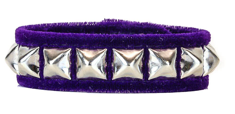 BC194VEL VELVET SINGLE ROW PYRAMID BRACELET
