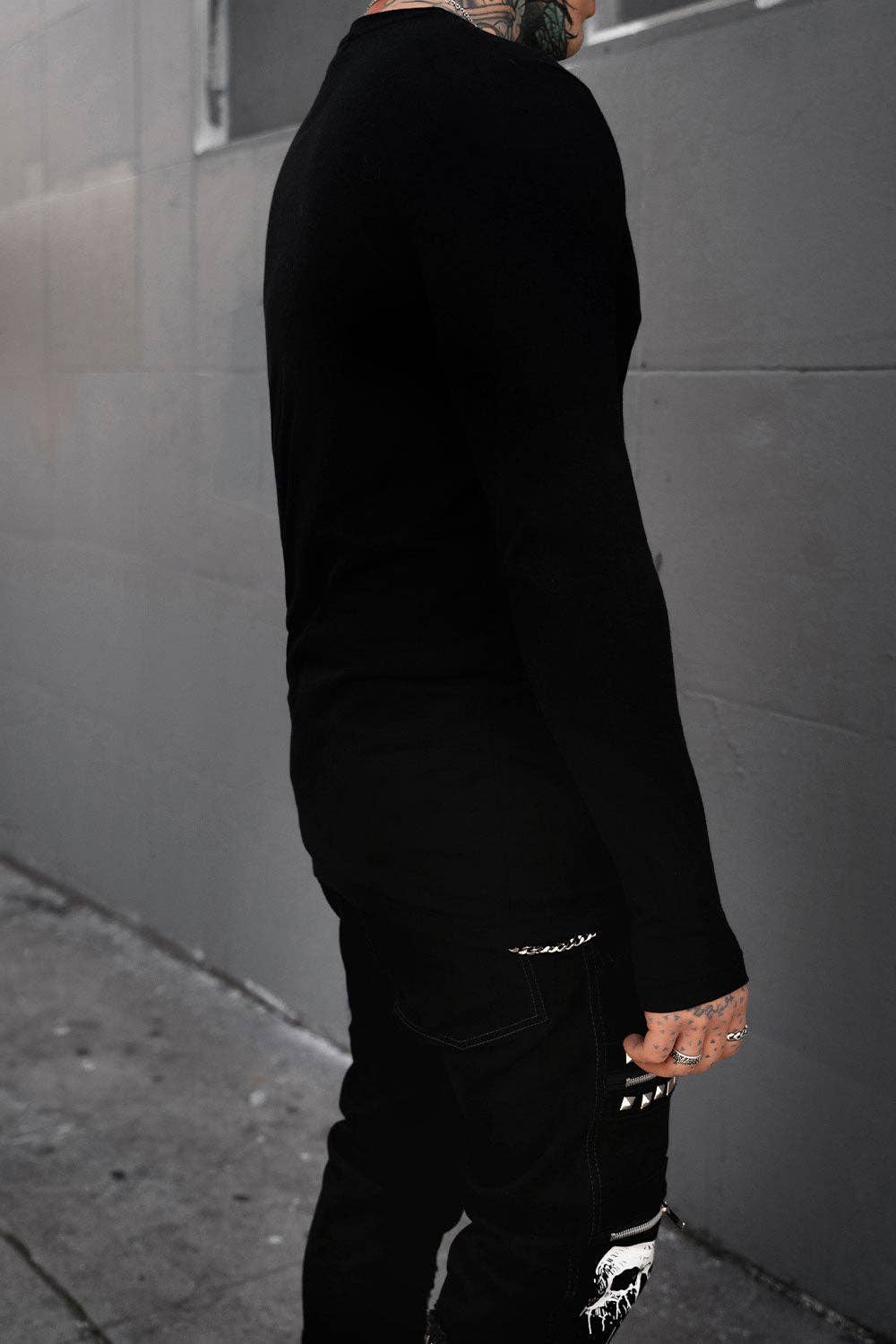 Tomb Ruins Long Sleeve Thumbhole Top