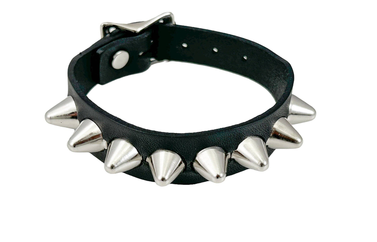 FB379  UK77 STUDDED BUCKLE BRACELET