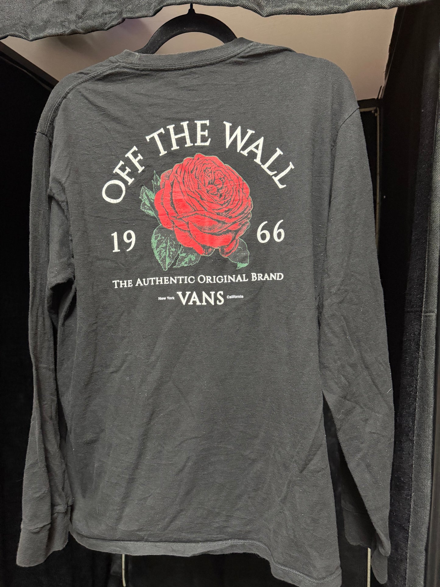 Vans- Off The Walls Rose Long Sleeve- Size Large