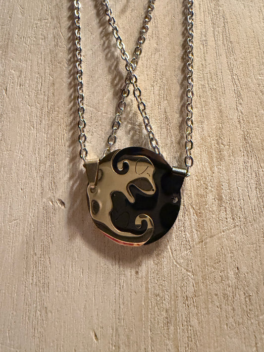 Best Friend/Couple Necklace Set — Black and Gold Dogs