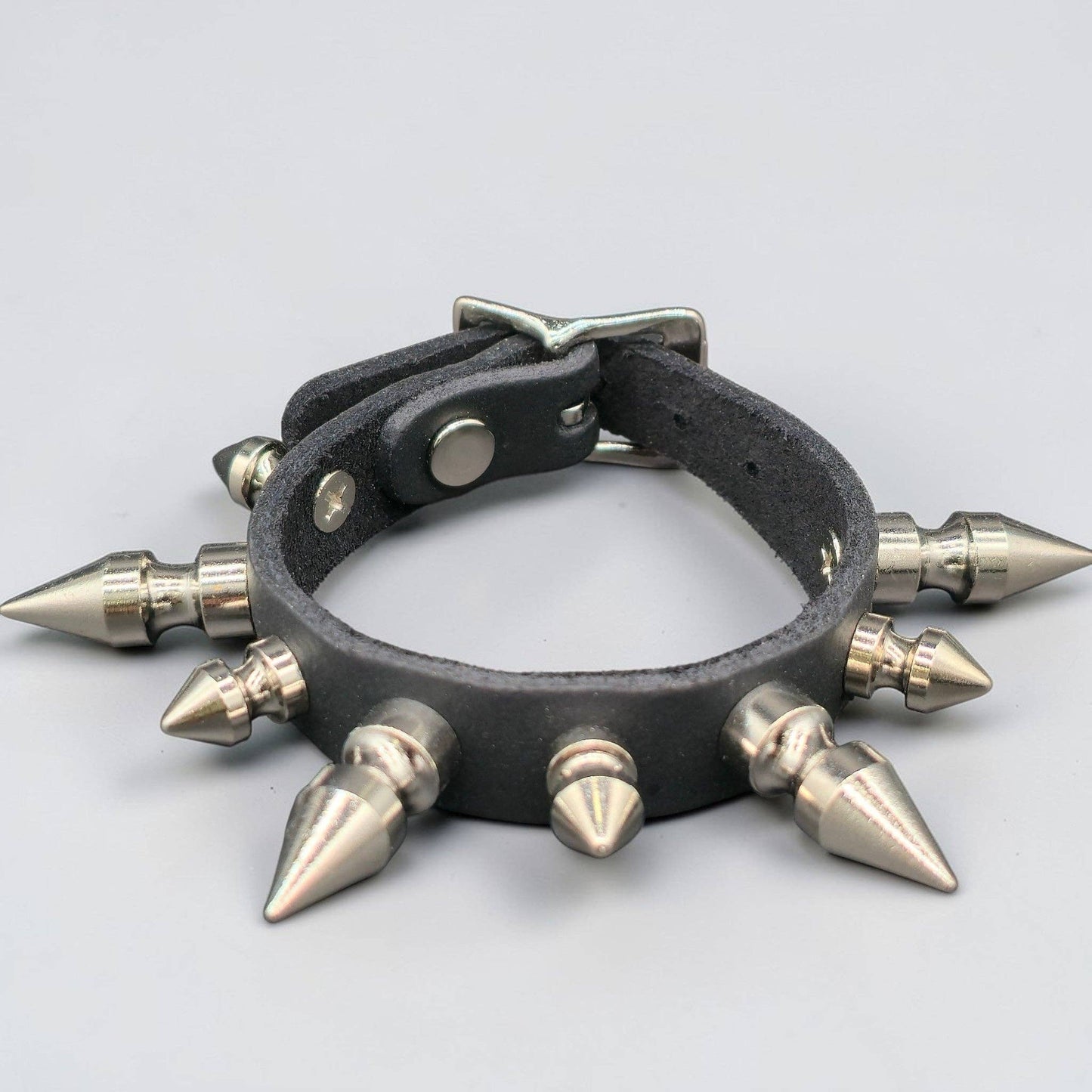 BC180 SKINNY SPIKE BUCKLE BRACELET