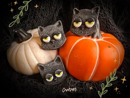 Black Spooky Cat Magnet | Creepy Clay Cat Fridge Decor | Witch’s Familiar Magnet