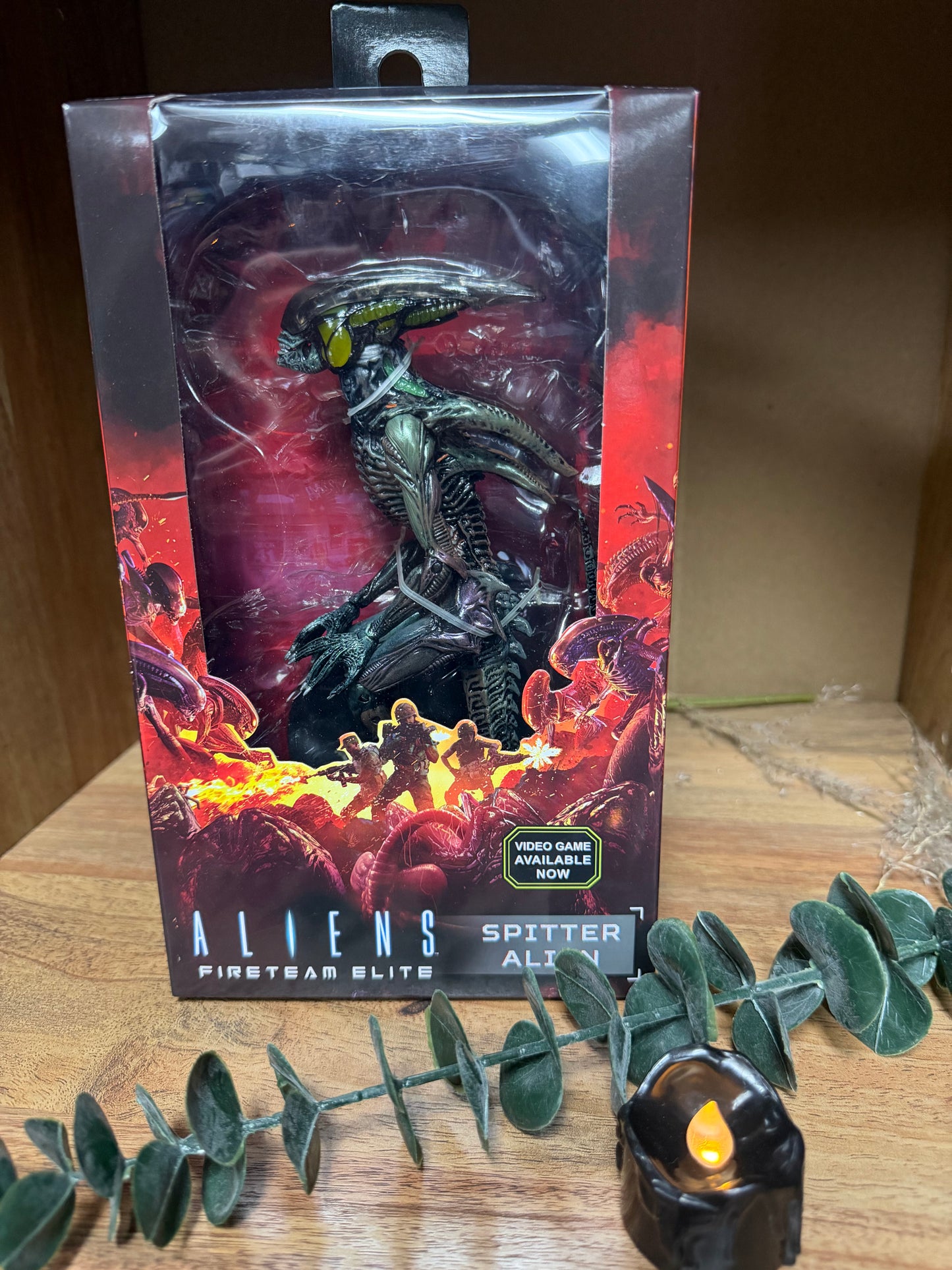 NECA-Aliens: Fireteam Elite – Spitter Alien Deluxe Action Figure