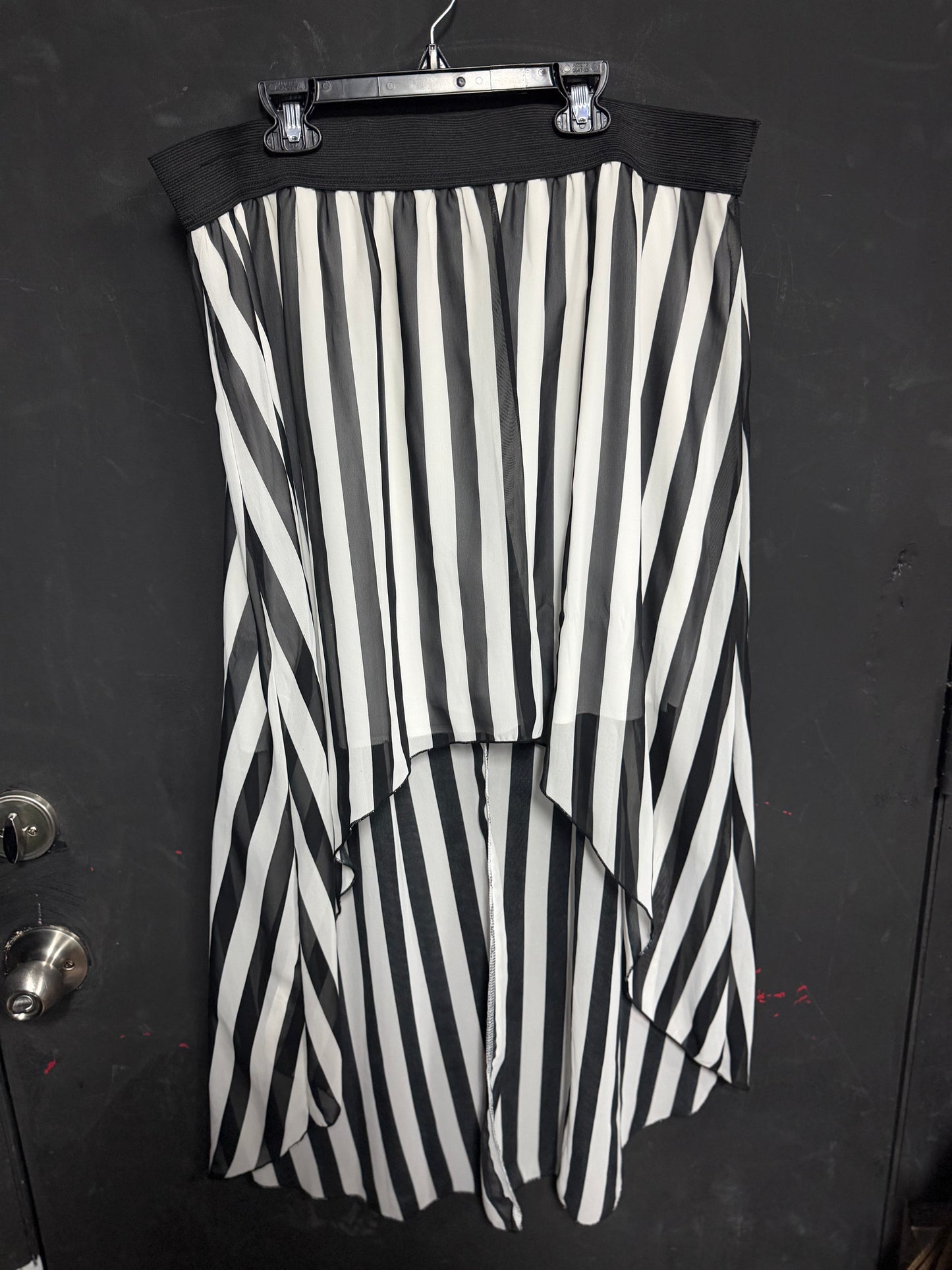 Free Kisses- B&W Striped High Low Skirt- 3x