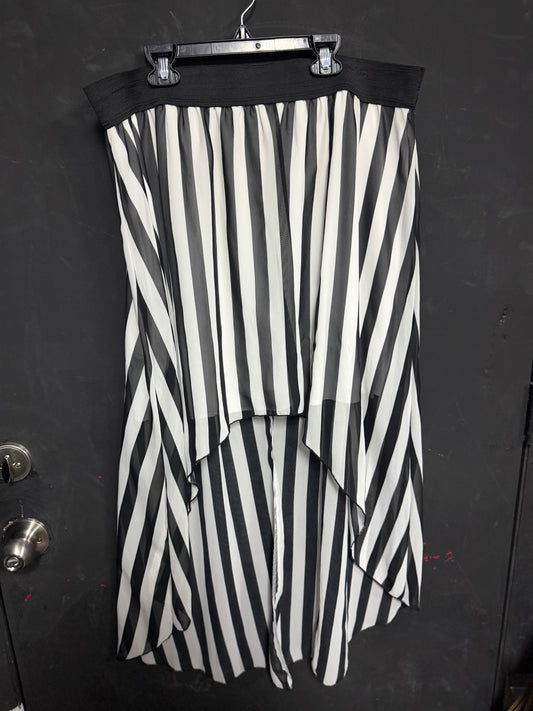 Free Kisses- B&W Striped High Low Skirt- 3x