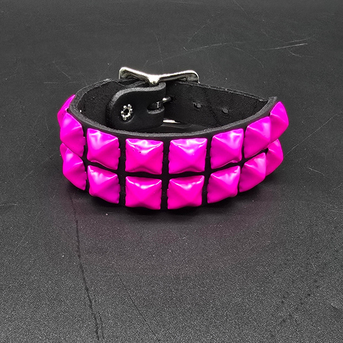 BC189 BUCKLE BRACELET WITH 2 ROW 1/2" PYRAMIDS