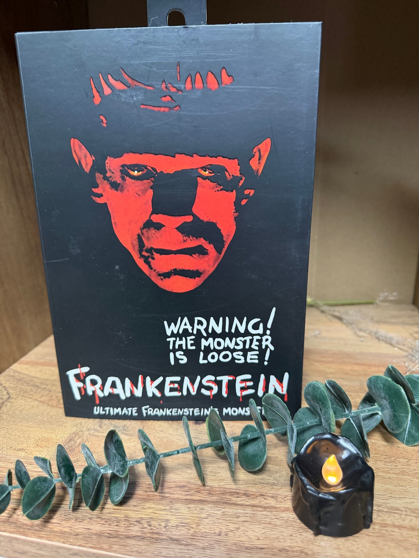 NECA-Frankenstein – Ultimate Frankenstein’s Monster Deluxe Action Figure