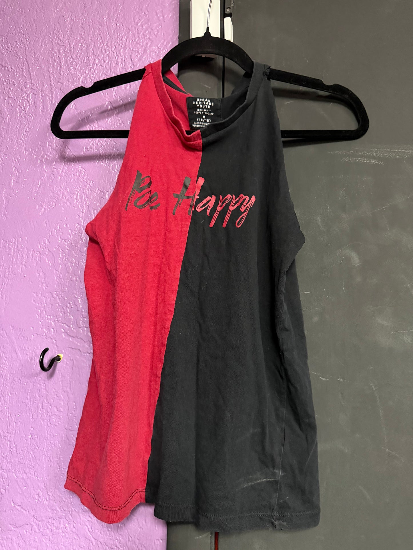 Urban Heritage Youth Split “Be Happy” Shirt -M