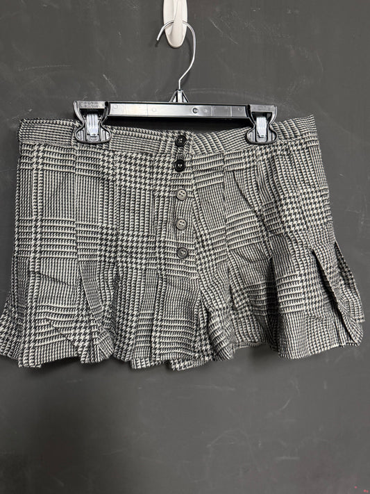 Divided Skirt - size 6