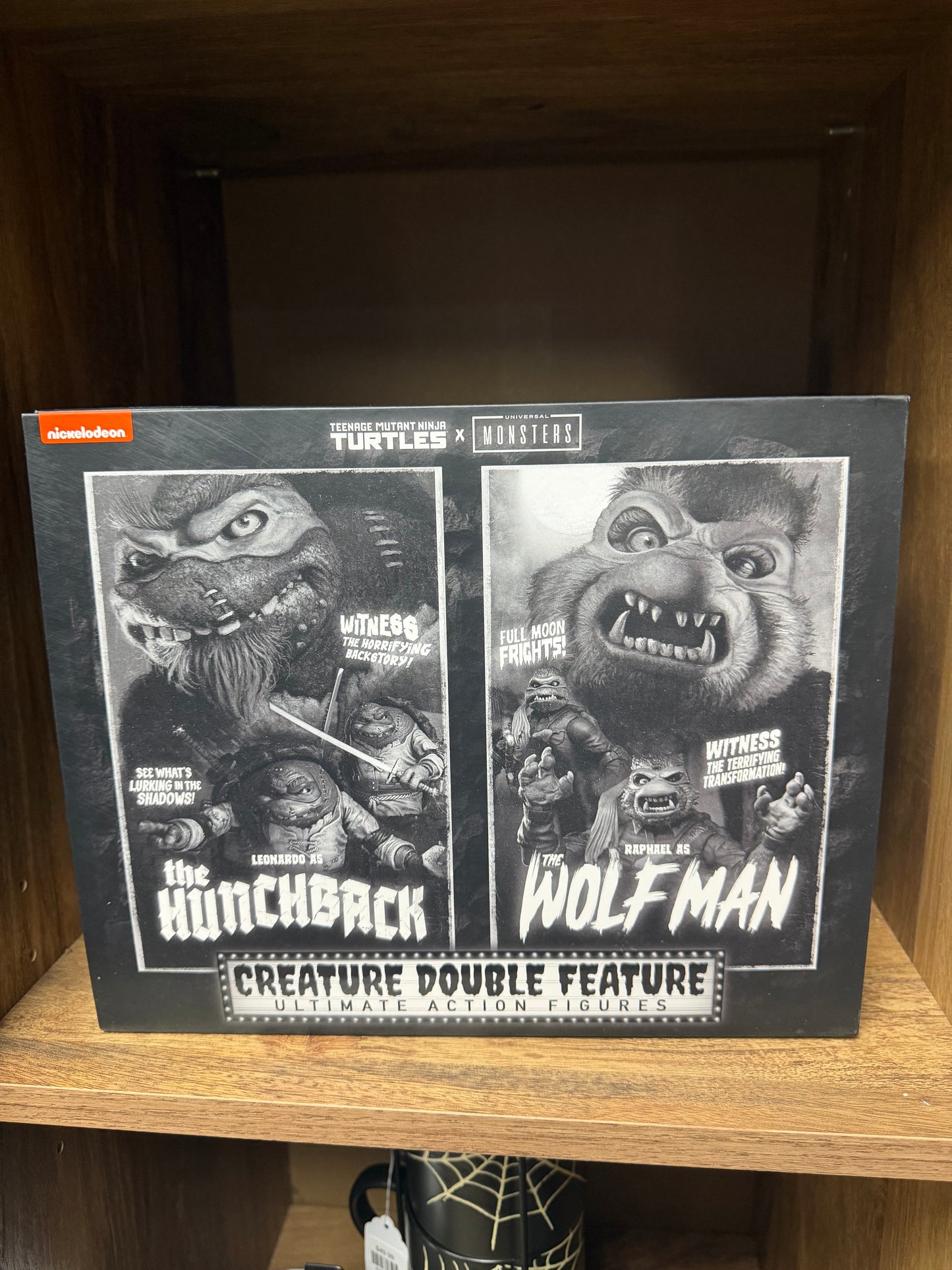 TMNT x Universal Monsters Creature Double Feature – Leonardo as The Hunchback & Raphael as The Wolf Man (NECA Ultimate 2-Pack)