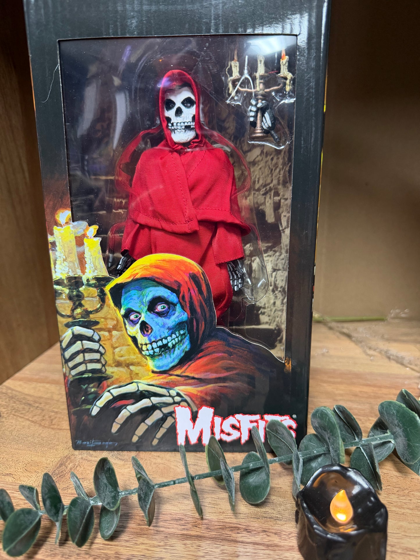 NECA-Misfits – Crimson Ghost Deluxe Action Figure