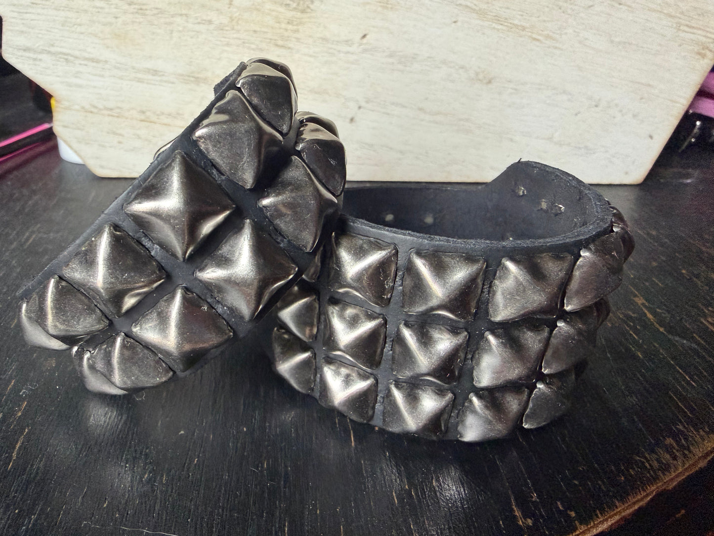 PYRAMID STUDDED LEATHER-BUCKLE  BRACELET-SILVER