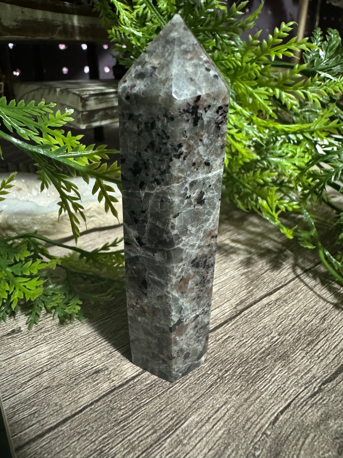 Yooperlite Quartz Stone Tower- 3.5"