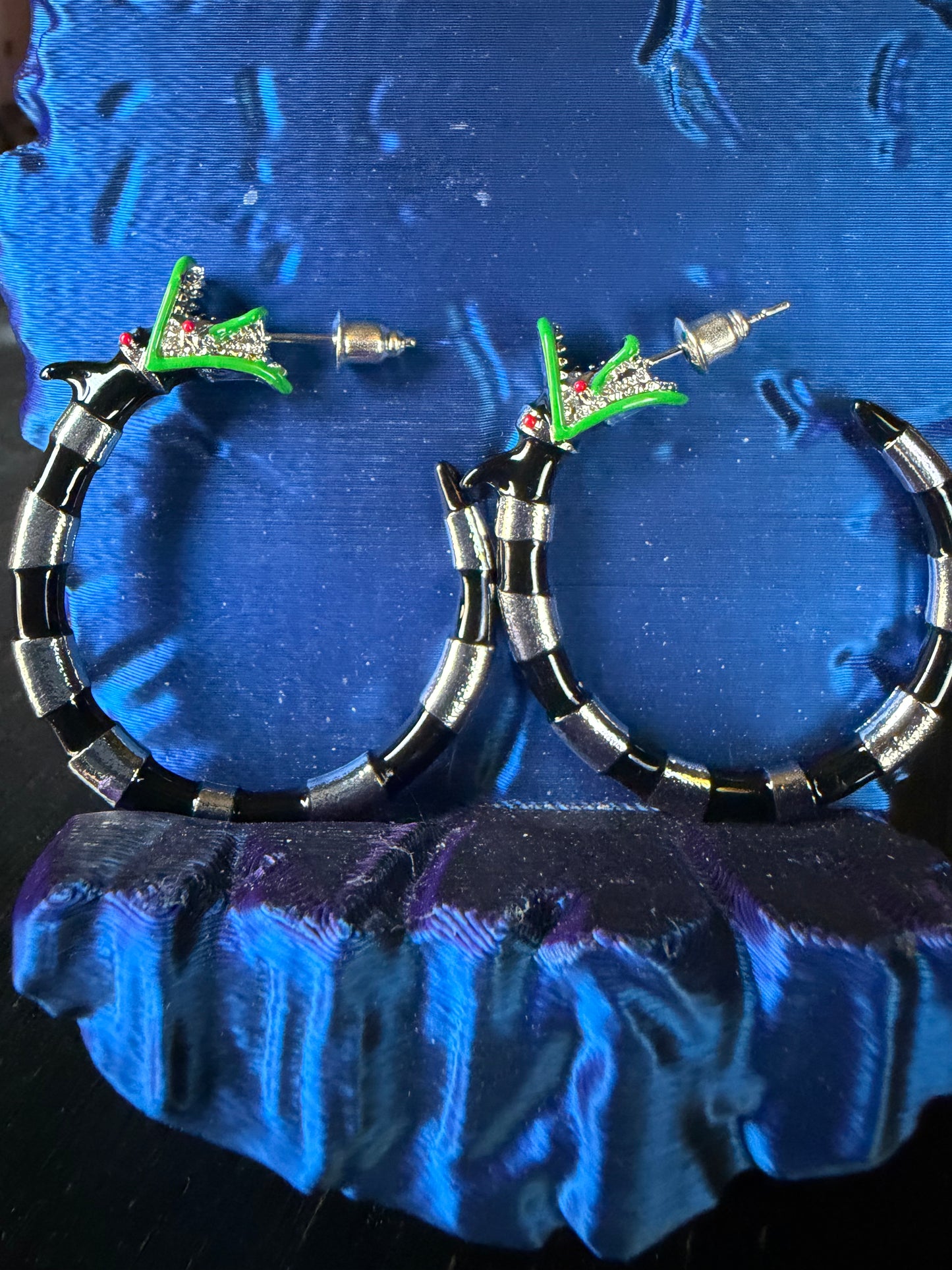 Sandworm Hoop Earrings