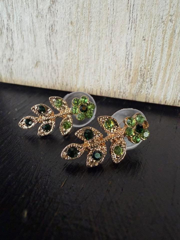 Gold Leaf Necklace/Earrings & Bracelet Set