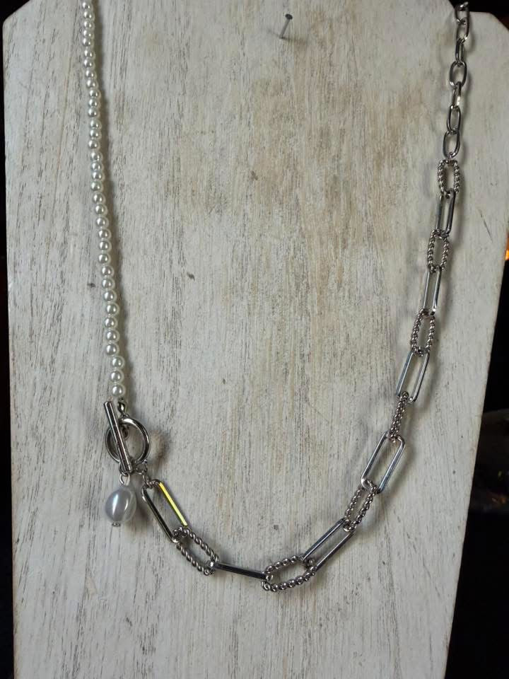 Simple Costume Necklace