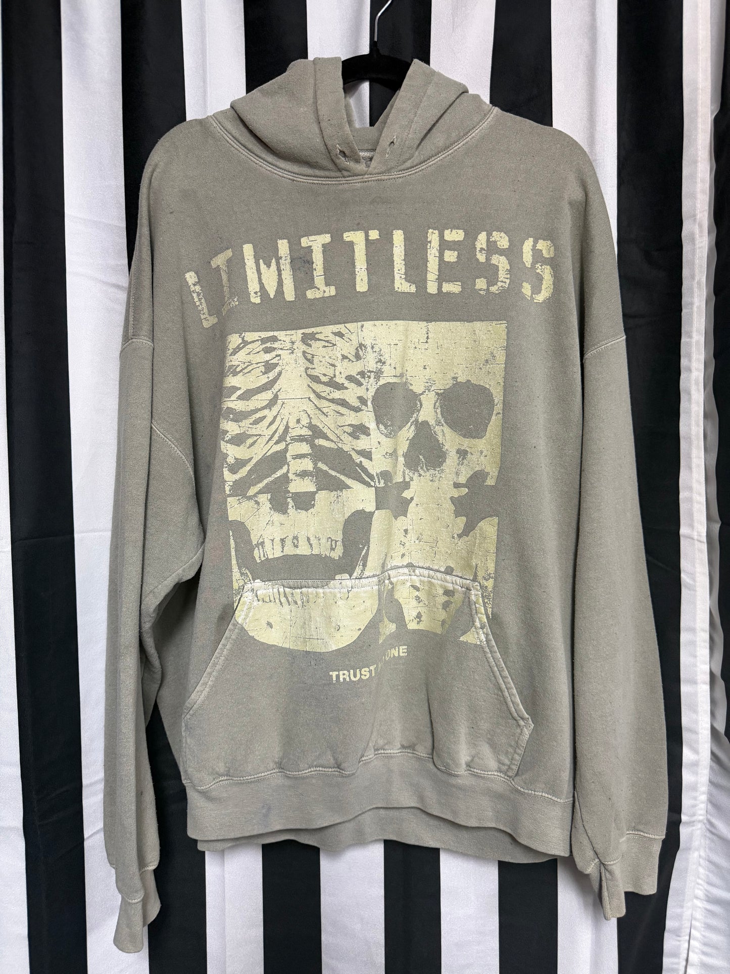 Social Collision- Limitless- Trust No One Pullover- Size XL