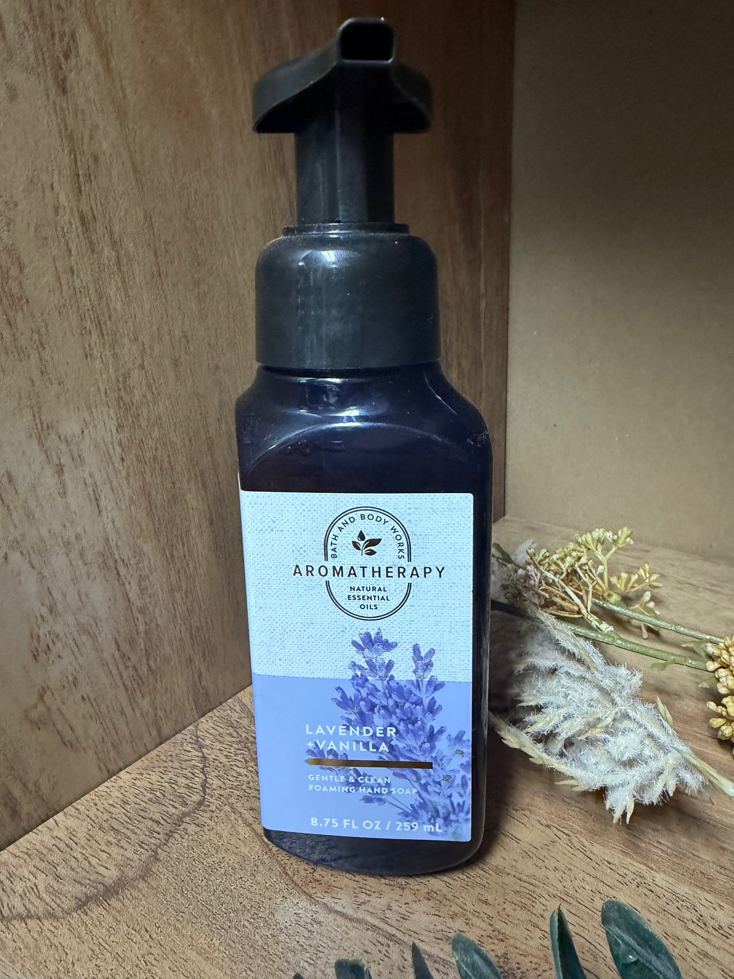 Lavender Vanilla- Bath & Body Works- Foaming Hand Soap- 8.75oz