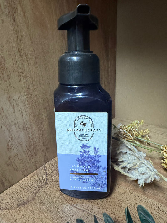 Lavender Vanilla- Bath & Body Works- Foaming Hand Soap- 8.75oz