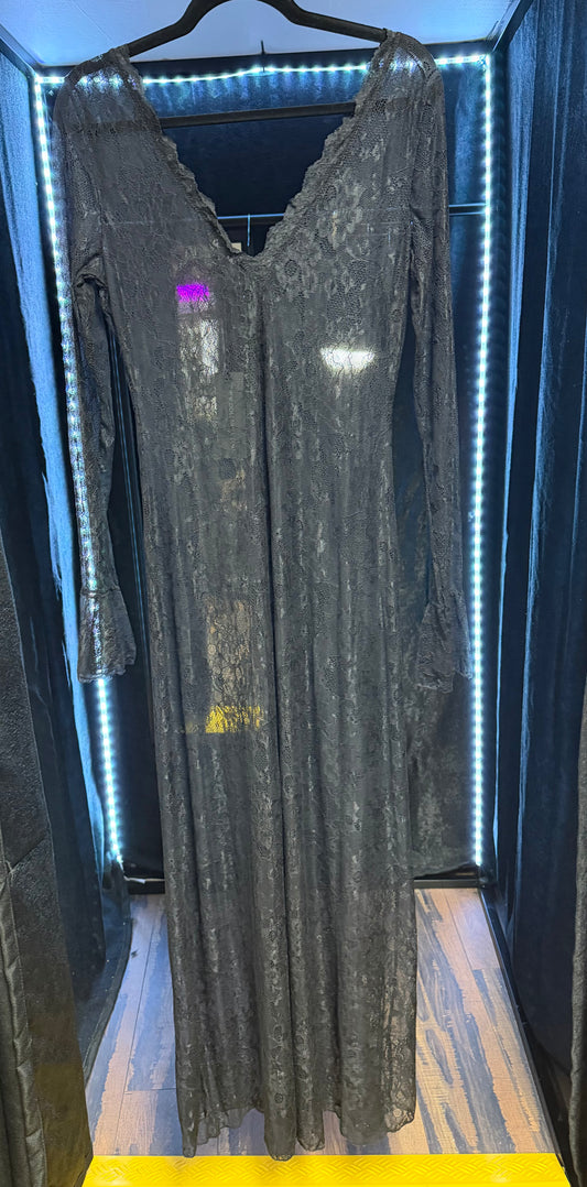 Dollskill- Sumptuous Shadows Lace Maxi Dress- Large