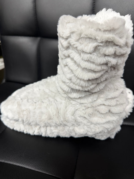 Light Grey Slippers- Size 6/7