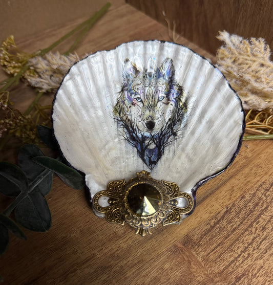 Handmade -Local Artist- Wolf Trinket Shell- Jakes Mom#25