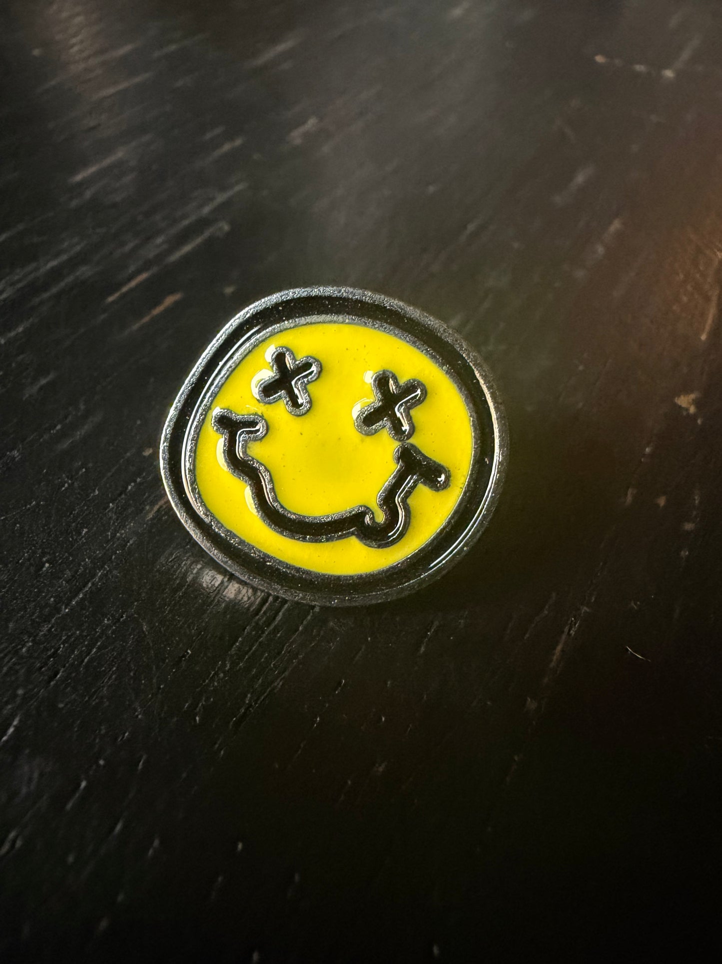🙂 Smiley Face Enamel Pin