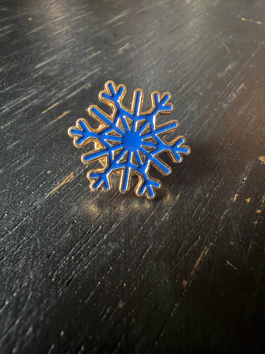 ❄️ Snowflake Enamel Pin
